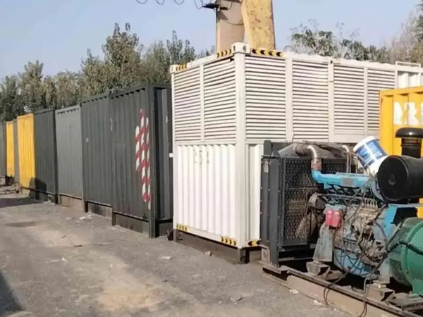 海南藏族200KW柴油发电机机组每小时油耗是多少？